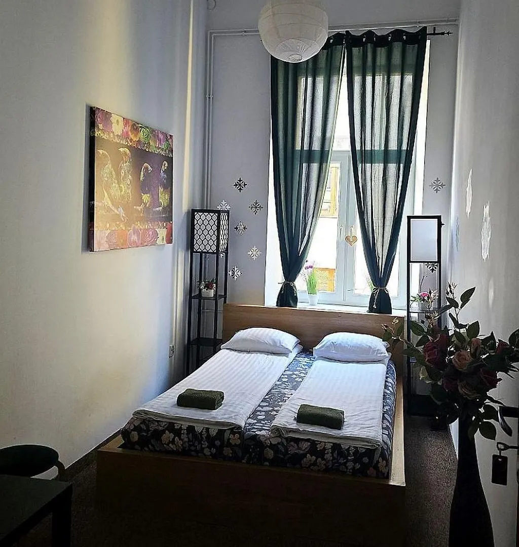 Green Cat Rooms Krakow Hostel