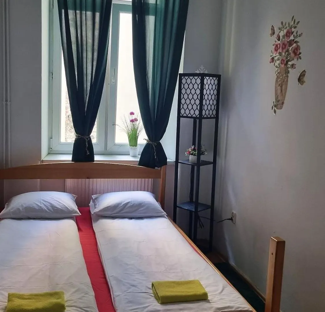 Hostel Green Cat Rooms Krakow